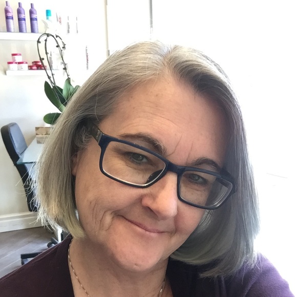 Meet your Posher, Janet - Picture 1 of 1